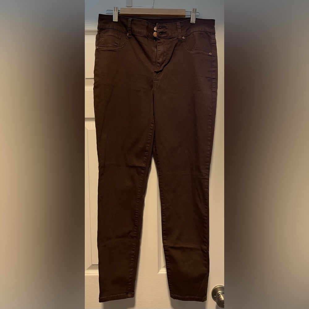 Maurice’s large brown jegging jeans like new stretchy high rise